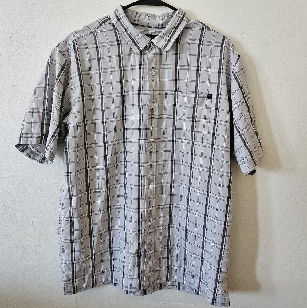 O'Neill men's button shirt white grey plaid pattern size Medium New w/ ex button